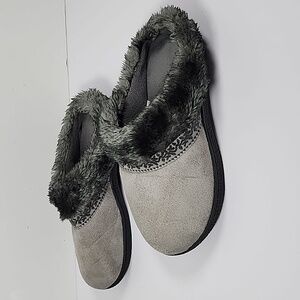 Isotoner Women's Microsuede Mallory Hoodback Slipper, with Memory Foam Size 9.5